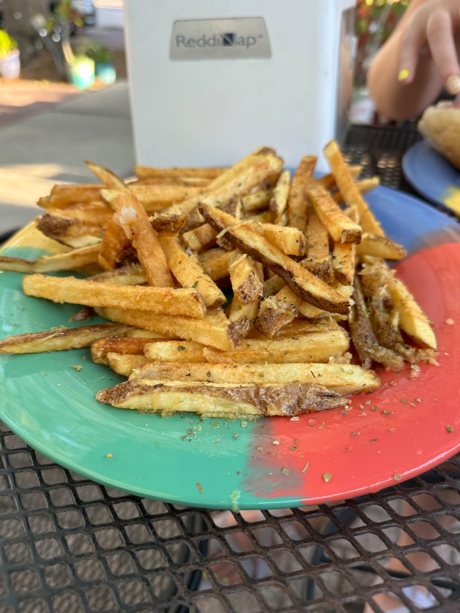 Siri's Gourmet Burgers & Pizza restaurant photo